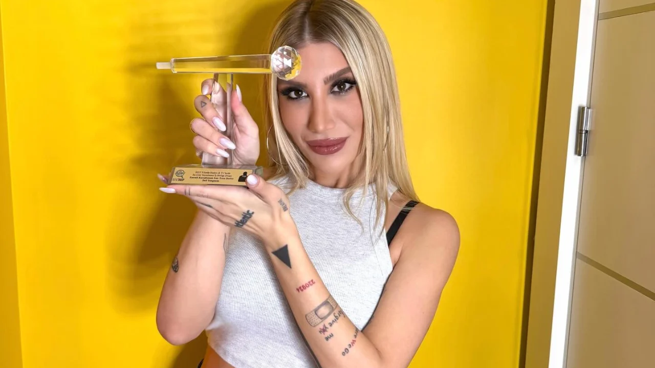 İrem Derici’den Tarkan’ın Dansına Sert Savunma: “Yaş Muhabbeti Cehalet Ötesi”