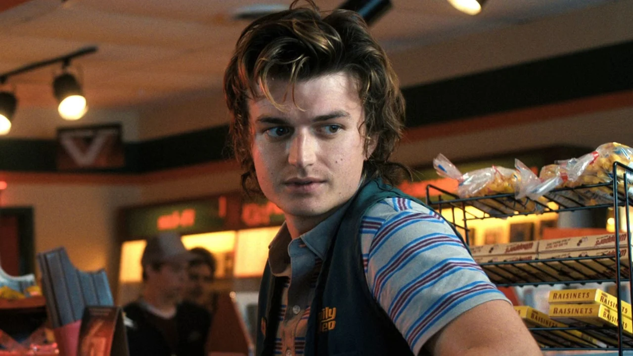 Netflix’in Stranger Things Spin-Off’u, Steve Harrington’ın 5. Sezondaki En Karmaşık Hikâyesine Göz Kırpıyor